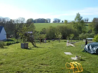 Jardin de l'établissement La Roseraie, campagne, calme et paix