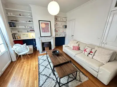 Coin salon dans l'établissement Clou dans le fer hyper centre immeuble luxueux