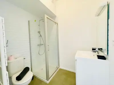 Salle de bains dans l'établissement Appartement Lumineux & Confortable