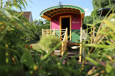 Jardin de l'établissement Roulotte la Dominique
