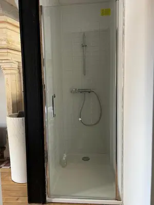 Salle de bains dans l'établissement Fire, Appartement vue Cathédrale