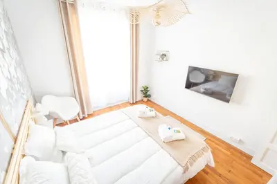 Télévision ou salle de divertissement dans l'établissement Appartement Stylé pour 4