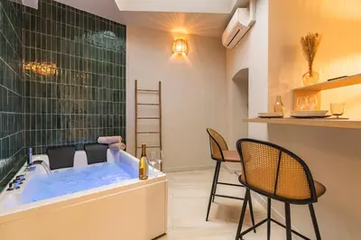 Salle de bains dans l'établissement SPA Balnéo des Sacres-REIMS-Centre Ville