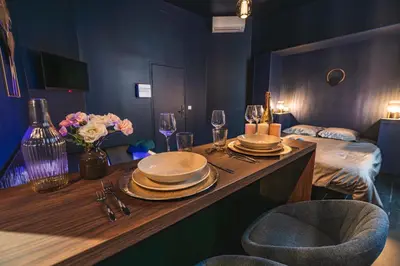 Télévision ou salle de divertissement dans l'établissement SPA Balnéo des Sacres-REIMS-Centre Ville