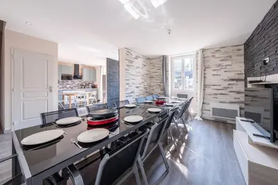 Cuisine ou kitchenette dans l'établissement Gîte Exceptionnel proche Disney Paris 15 P