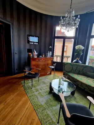 Coin salon dans l'établissement Dormez chez l'écureuil