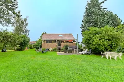Jardin de l'établissement Rêves au Chalet - Maisonnette