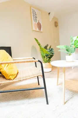 Coin salon dans l'établissement Duplex Confortable en Centre avec 2 Chambres