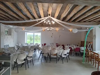 Coin salon dans l'établissement La Ferrière