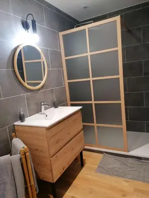 Salle de bains dans l'établissement La Clepsydre