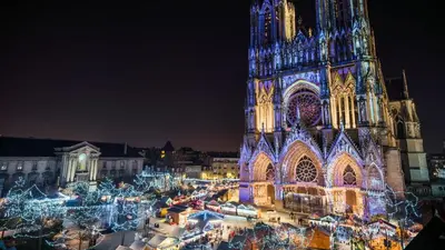Vue générale sur Reims ou vue de la ville depuis l'appartement