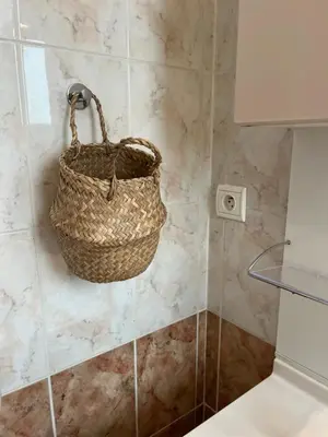 Salle de bains dans l'établissement Royal Home, hypercentre Reims avec vue Cathédrale