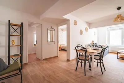 Coin salon dans l'établissement Jeroboam Fauvette, bel appartement hyper centre Epernay