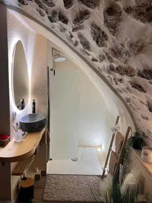 Salle de bains dans l'établissement La Voûte Étoilée - Jacuzzi proche Disneyland Paris