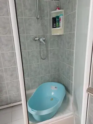Salle de bains dans l'établissement Chez Manon et Martin - Chambre à la campagne avec Spa extérieur