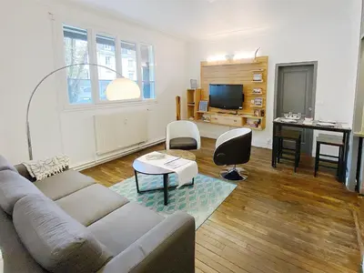 Télévision ou salle de divertissement dans l'établissement Le Cathédrale - Hypercentre - Wifi