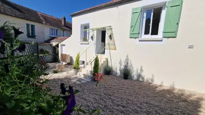 Jardin de l'établissement Maison 15 minutes de Disneyland Paris Le refuge des contes Parking gratuit Wifi