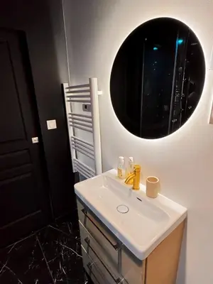 Plan de l'établissement Jacuzzi privé, Sauna & Design Chic
