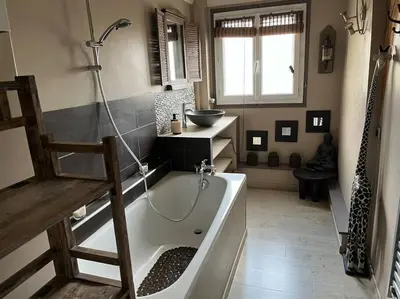 Salle de bains dans l'établissement Le petit Refuge - hyper centre Compiegne