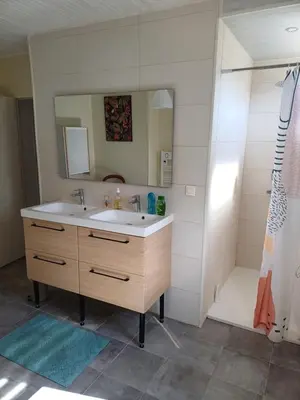 Salle de bains dans l'établissement Cœur de la vallée de la Meuse