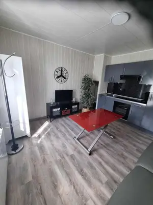 Cuisine ou kitchenette dans l'établissement Studio Meublé Quai 1 Voie B parking gratuit