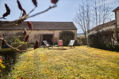 Jardin de l'établissement Gîte 6 chambres entre Reims et Epernay - Le Tilleul - Gîtes Au Beau Sarrazin
