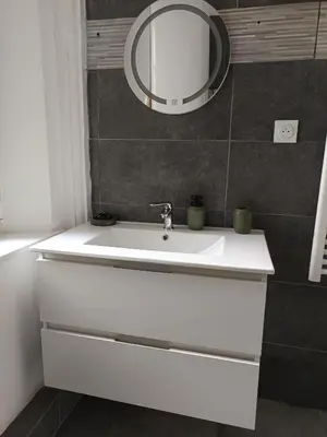 Salle de bains dans l'établissement Appartement Rubis 2 pers - L'Artdu'Net -