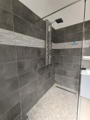 Salle de bains dans l'établissement Appartement Diamant 2 pers - L'Artdu'Net -