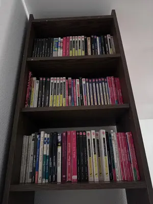 Bibliothèque dans la maison de vacances