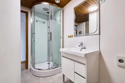 Salle de bains dans l'établissement Gîte 8 chambres entre Reims et Epernay - La Chenevière - Gîtes Au Beau Sarrazin