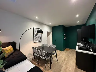 Cuisine ou kitchenette dans l'établissement Santa Fe, appartement neuf proche du centre-ville