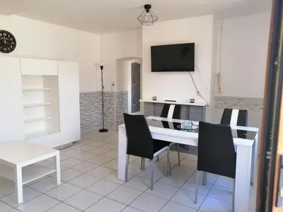 Télévision ou salle de divertissement dans l'établissement Appartement 29 B - Mailly-le-camp