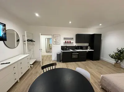 Cuisine ou kitchenette dans l'établissement Acapulco, studio spacieux rénové