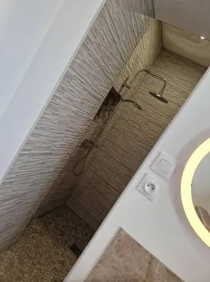 Salle de bains dans l'établissement appartement avec terrasse