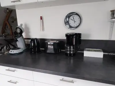 Cuisine ou kitchenette dans l'établissement Le murmure du ruisseau - Pièce de vie 60 m2 - Terrasse 30 M2 - 2 WC