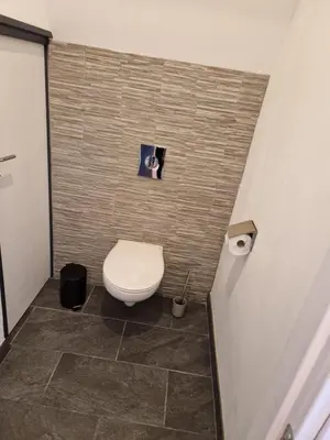 Salle de bains dans l'établissement appartement en pleine nature