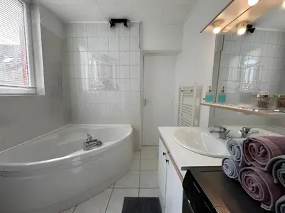 Salle de bains dans l'établissement Appartement à Reims - Wi-Fi & Netflix