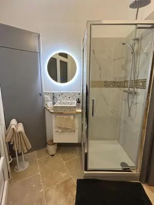 Salle de bains dans l'établissement Le Calice - Hypercentre de Reims