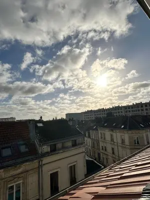 Vue générale sur Reims ou vue de la ville depuis l'appartement