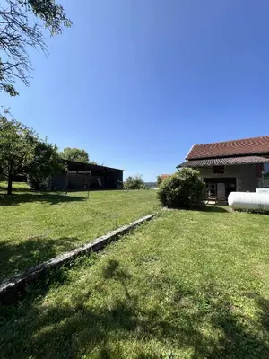 Jardin de l'établissement Gîte grande capacité Fléville,la sérénité de Jeannot