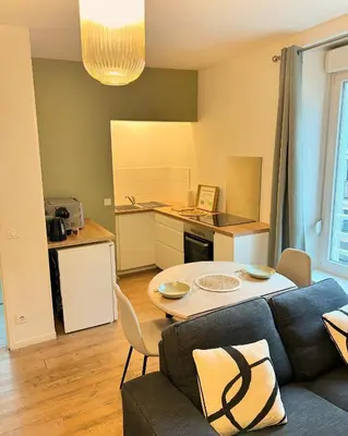 Cuisine ou kitchenette dans l'établissement Appartement Résidence Lenoir - Centre REIMS