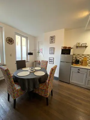 Cuisine ou kitchenette dans l'établissement Maison IDEM