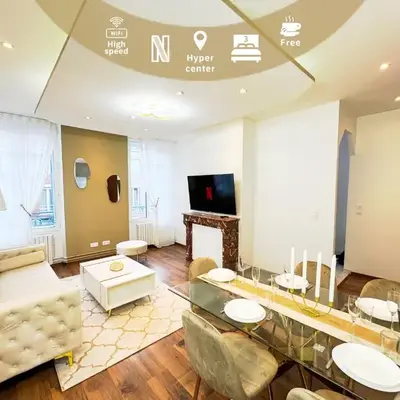 Champagne Haven Elegant Stay in City Center