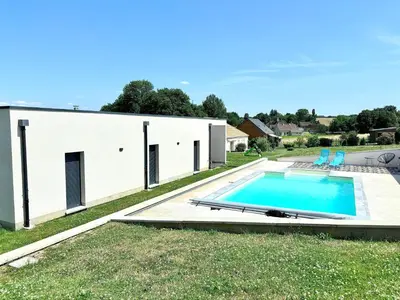 Piscine de l'établissement Maison contemporaine ou située à proximité