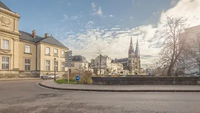 Vue générale sur Châlons-en-Champagne ou vue de la ville depuis l'appartement