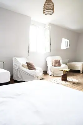 Un ou plusieurs lits dans un hébergement de l'établissement Maison Arbane, où les souvenirs se créent