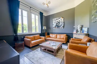 Coin salon dans l'établissement L'Artbanne - Le domaine