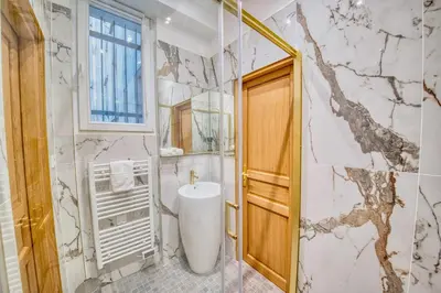 Salle de bains dans l'établissement L'étape Champenoise