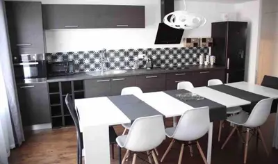 Cuisine ou kitchenette dans l'établissement Camille Reims