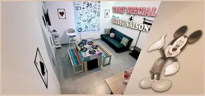 Coin salon dans l'établissement 15' de Disney maison à thème 75m2 avec SALLE DE JEUX privée 6 couchages